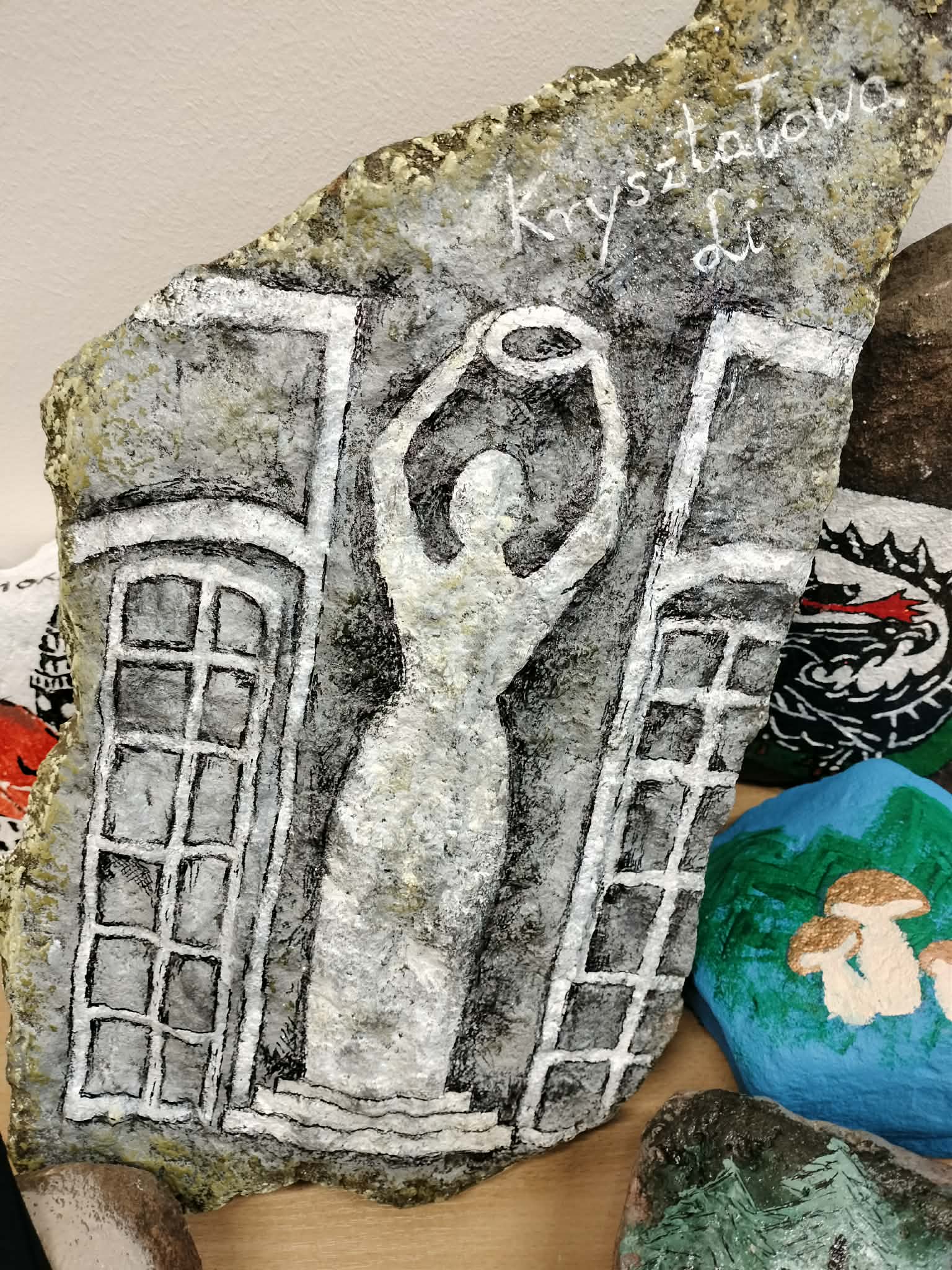 Ręcznie malowany kamień z architekturą Ornety