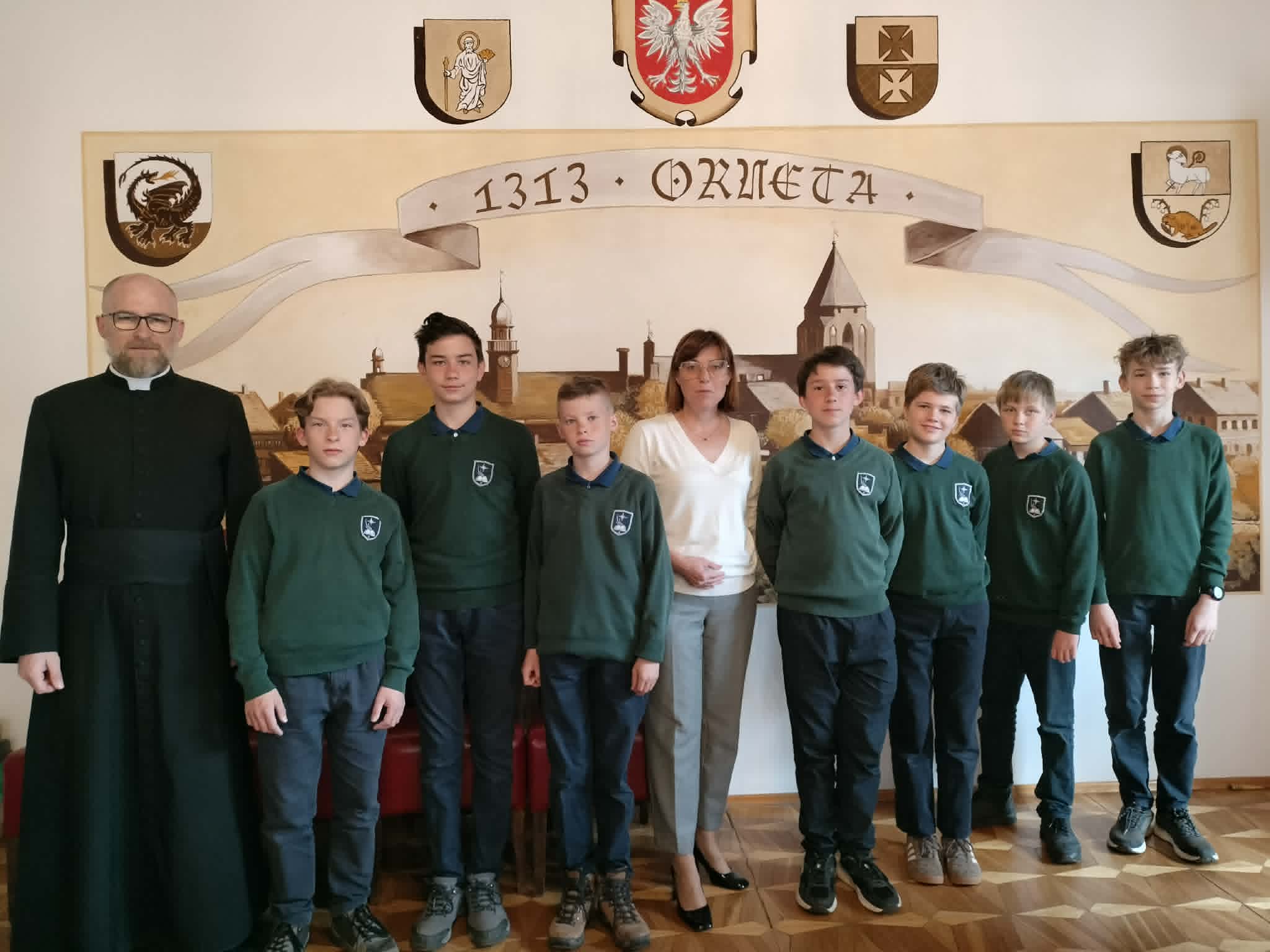 Uczniowie z Burmistrzem Ornety