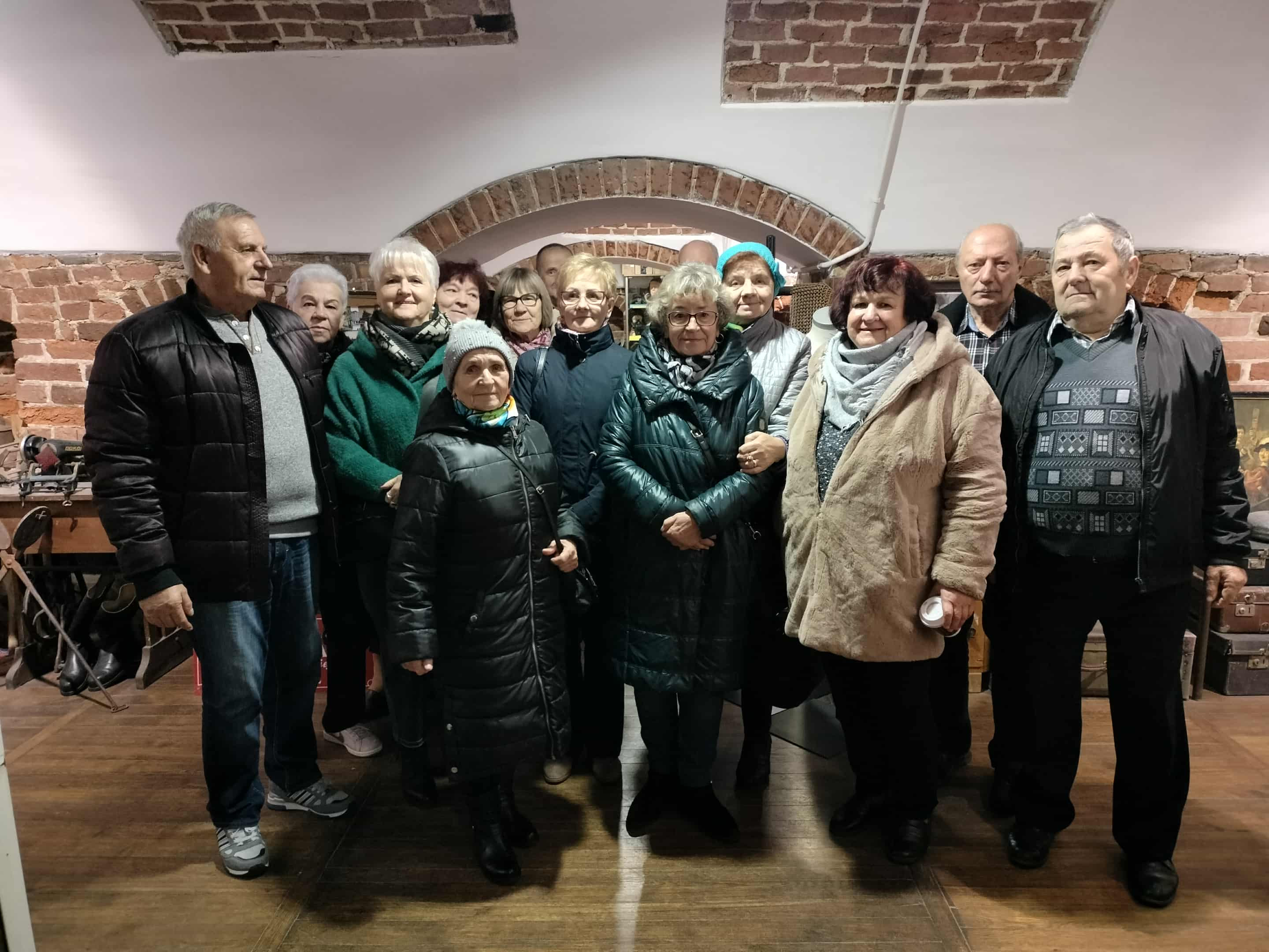 Grupa turystów w muzeum